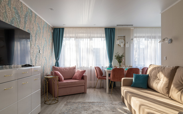 2h komn. Flamingo Kenig Holidays V Centre Na Leninskom Prospekte Apartments