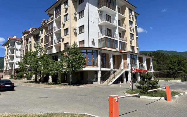 261 Mansarda 12 Min Do Plyazha Flat