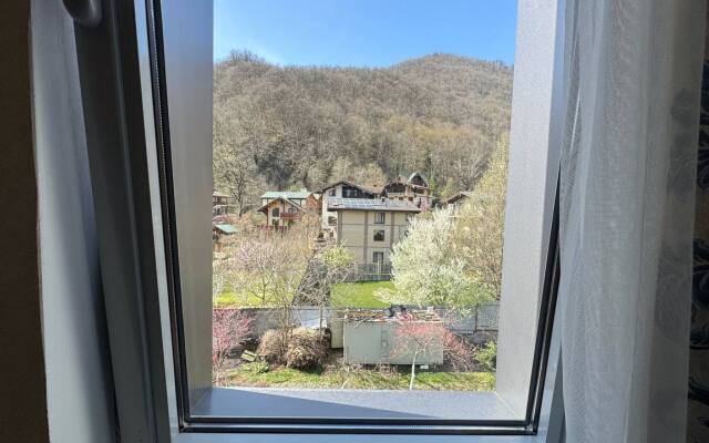 Квартира с отдельной спальней и видом на горы на Березовой 28/1 Я на море