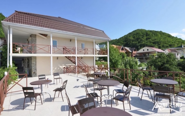 Alpiyskiy Guest House