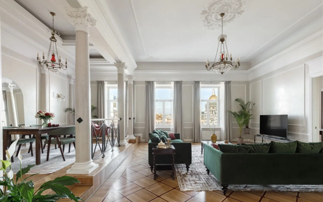 Апартаменты Minin Apartments c видом на Исаакиевский Собор 210 кв.м.