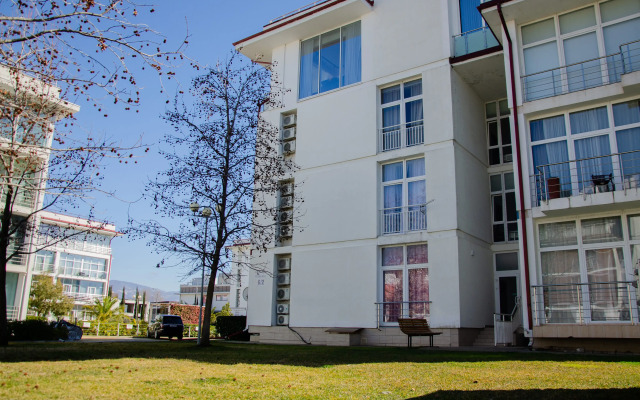 Vmestitel'naya s vidom na more s televizorom v kazhdoy komnate i razdel'nym sanuzlom Flat