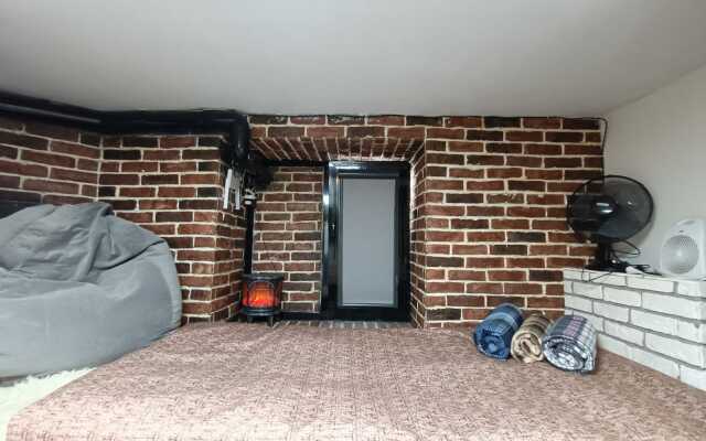Kino Apartament Na Komsomolskoy Apartments