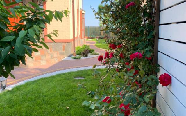 U Morya Private House