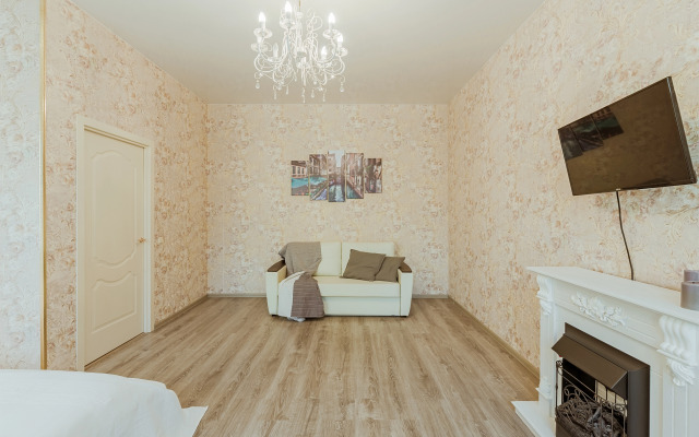Квартира у Казанского Собора с Камином