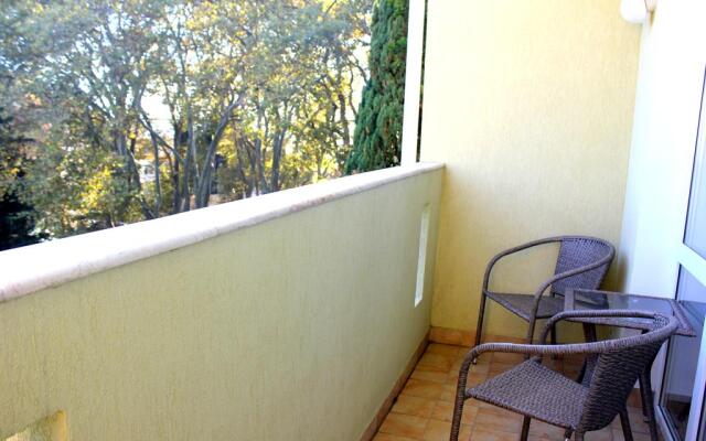 Almira Garden Guest House