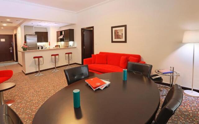 Отель Mena Plaza Hotel Albarsha