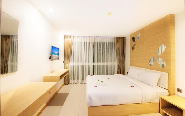 Clarion Hotel Patong Beach