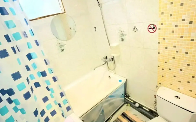 Na Olega Koshevogo 7 Apartments