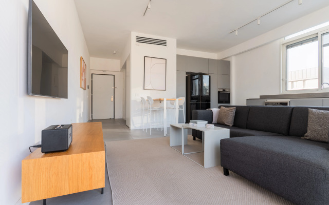Blueground at Nahalat Byniamin High End Balcony ID33 Apartments