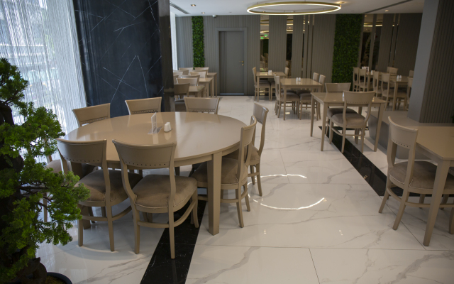 Nova Plaza Crystal Hotel & Spa