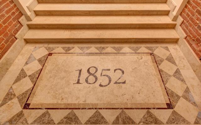 Boutique Hotel 1852