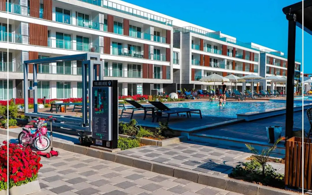 Courtyard Long Beach Holiday Resort