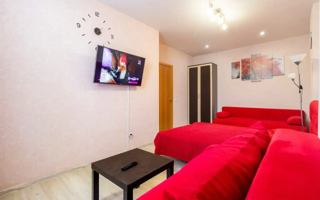 Apartamenty v Novom dome, 3 razdel'nyh spal'nyh mesta, do metro 5 minut peskom bonus kofemasina