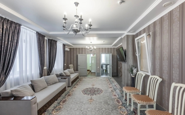 Апартаменты Трехкомнатные с евро ремонтом в отдельно стоящем двухэтажном доме