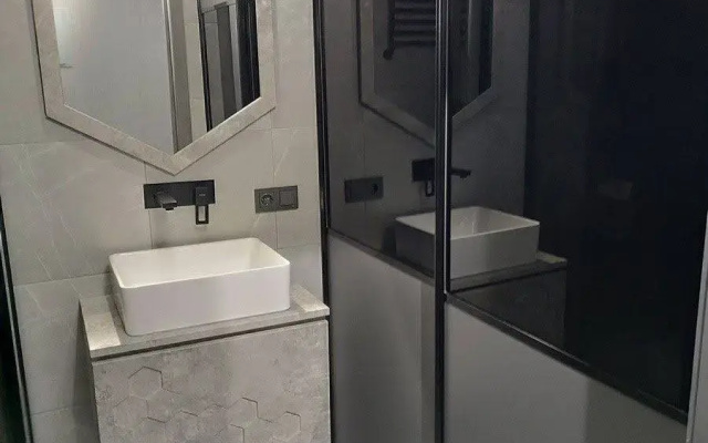 Kvartira Studia na sutki Minsk Mir Sovremennaa tehnika Beskontaktnyj zaezd Balkon Wi-Fi Parkovka