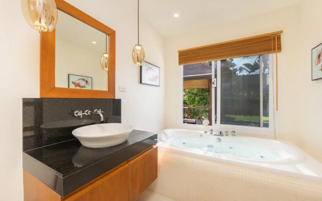 Emilia 3BR Private Pool Naiharn Villa