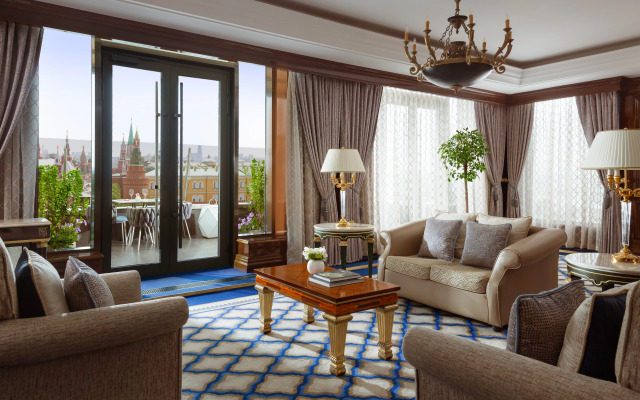 The Carlton, Moscow