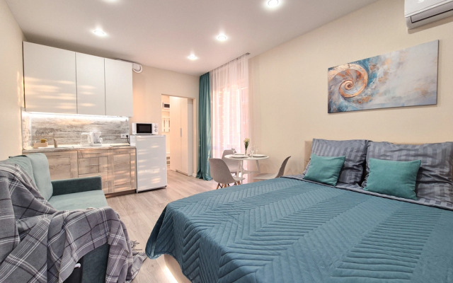 S Dvumya Balkonami Apartments