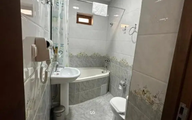 Poyi Kalon Terrace Guest house