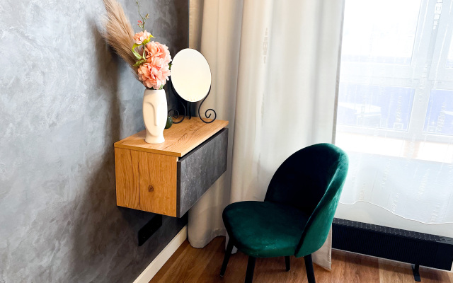 Na Krasnom 222/3 Apartments