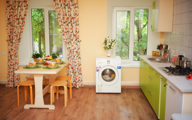 Studiya v istoricheskom tsentre Taganroga na Frunze Flat