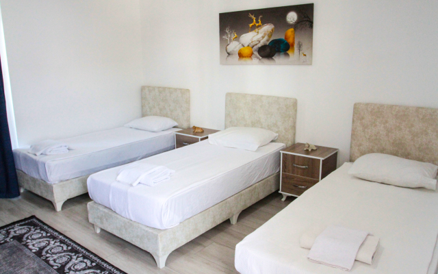 Hillside Apart House Apartment Hotel