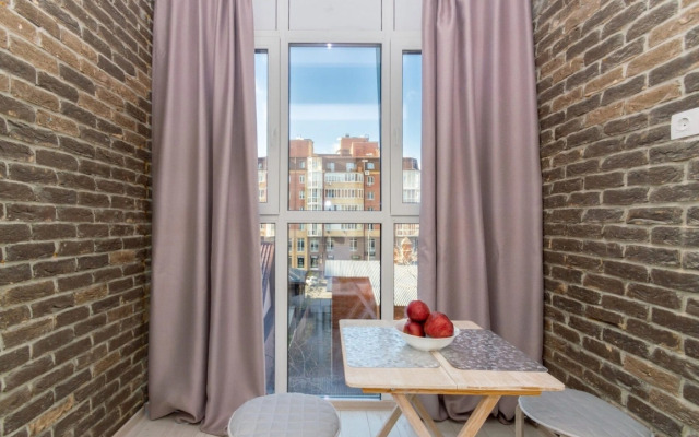 Mini-studija s Panoramnym Oknom i Parkovkoj Apartment