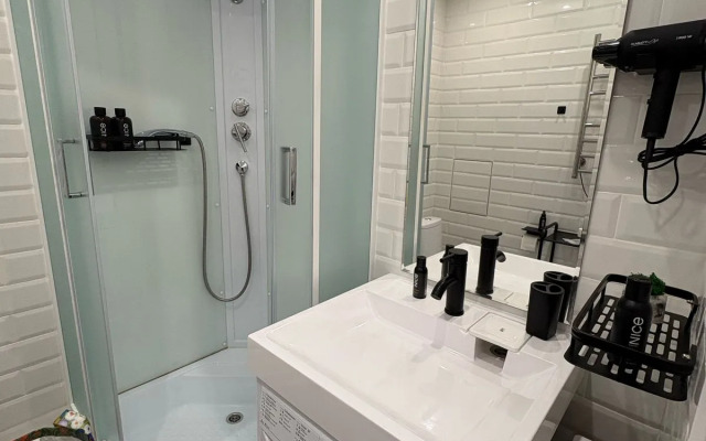 Uyutnaya Studiya Ryadom S Fontanami Flat