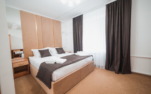 Kurmet Hotel