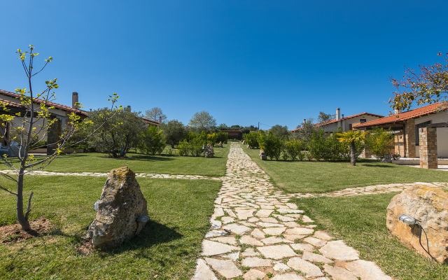 Inuit II Luxury Pool Villa Sani