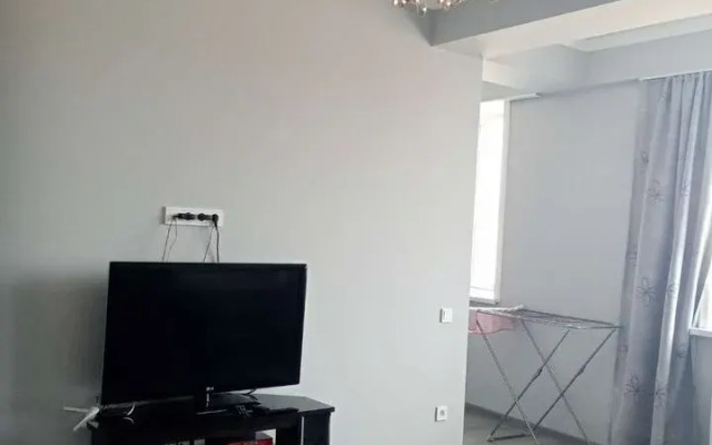 Na Prospekte M. Omarova 18 Flat