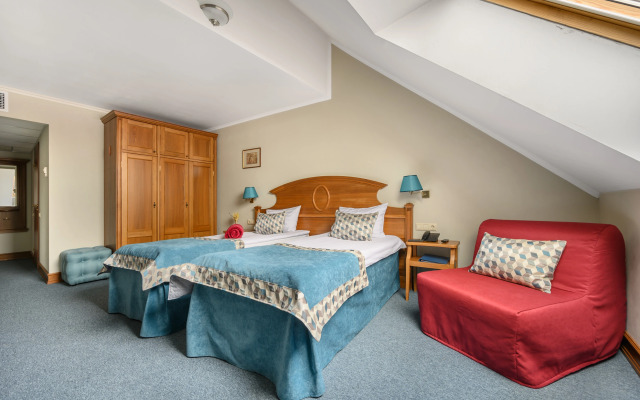 3 Mostа Hotel