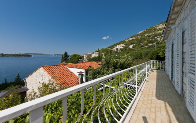 Ivanino Villa