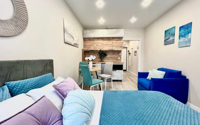 Tryokhmestnye S Balkonom Apartments