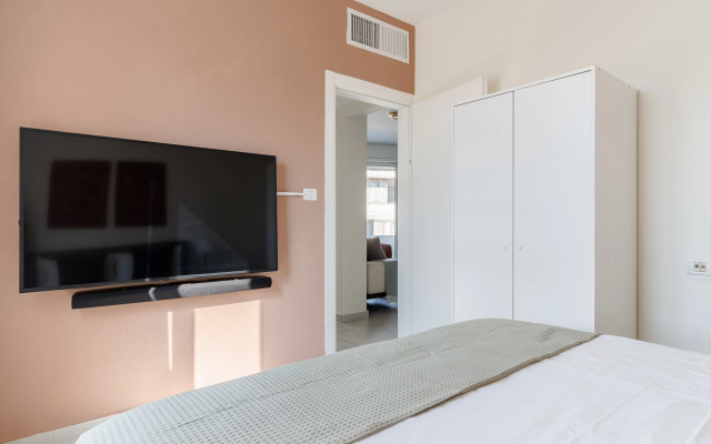 Blueground at Nahalat Bynamin ID47 Apartments