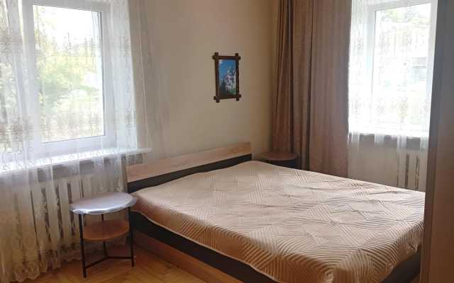 Квартира Двухкомнатная на Тельмана 5