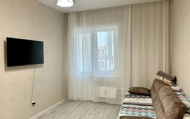 Na Ulitse Samarovskaya 10 Flat