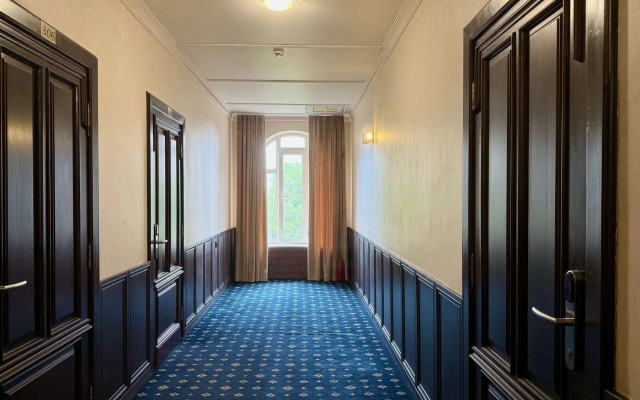 Bridge  Hotel