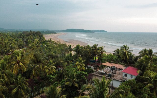 Morjim Sea Waves Hotel