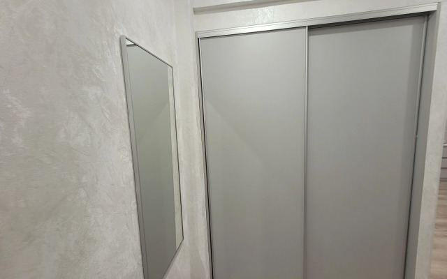 Uyutnaya kvartira s vidom na zasnezhennye gory Flat