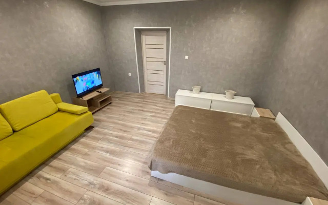 Shikarnaya Dvukhkomnatnaya V Tsentre 6 Spalnykh Flat