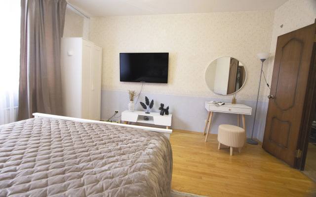 V Novogireevo Flat