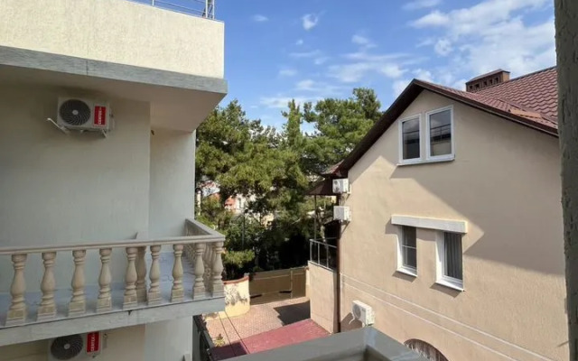 Апартаменты на Светлой 18 (305)