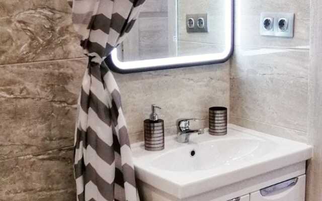 Квартира Прекрасная с Лаундж Зоной в Районе Броско Молл