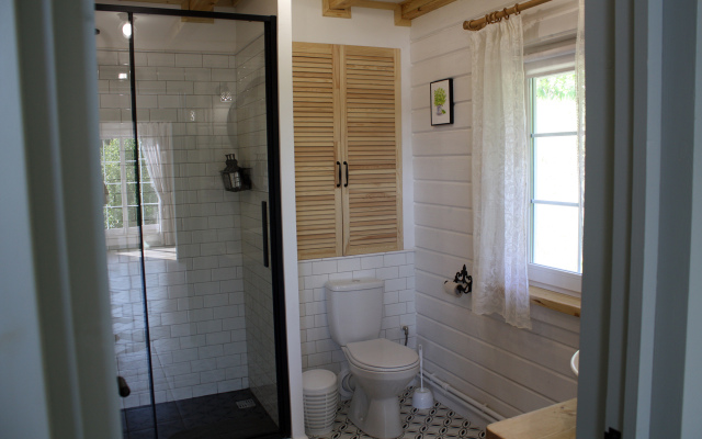 Tri Kholma Guest house