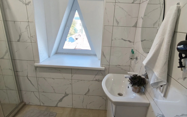 Na Krasnoy Armii 136/11 Apartments