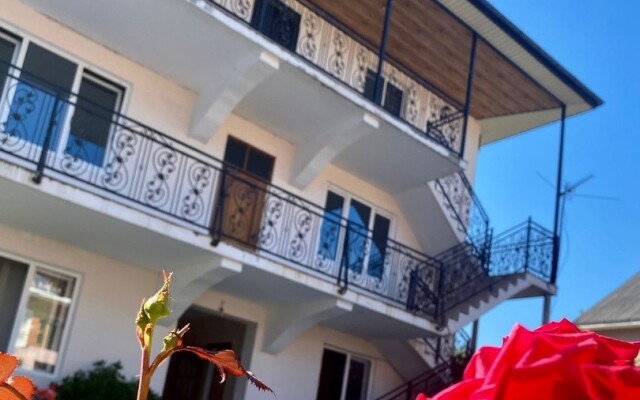 Oblaka Guest House