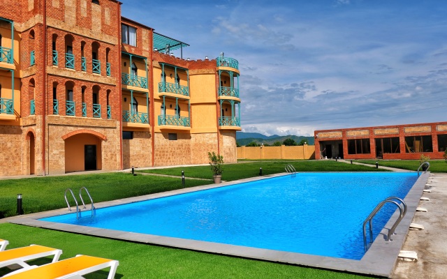 Burki Castle & Cellar Hotel