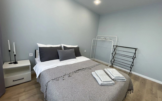 Na Ulitse Novosyolov 96 Flat